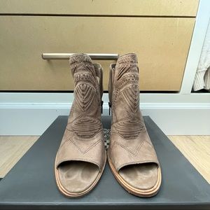 Vince Camuto Karinta Block Heel Bootie